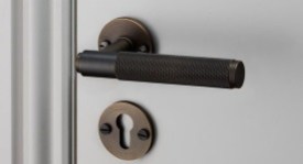 Πόμολα πόρτας ροζέτα